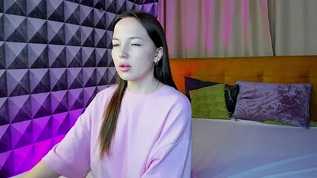 Maria Solis online show from October 19, 2025, 11:16 pm