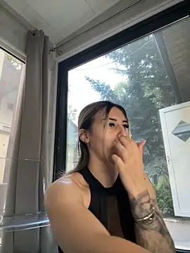 Snapshot of Ella_Vee chatting on September 20, 2025, 4:35 am Ella Vee online show from September 20, 2025, 4:35 am