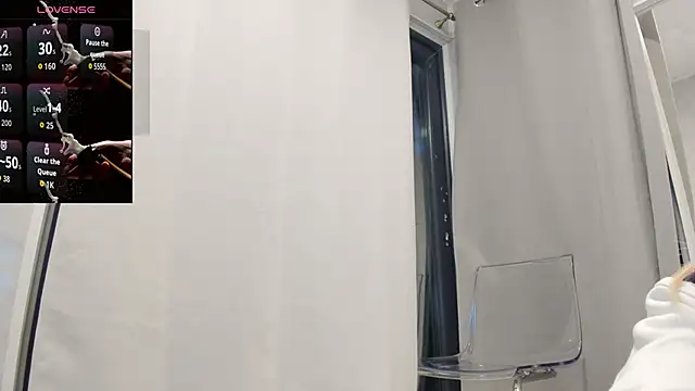 Ella Vee online show from October 4, 2025, 3:59 am