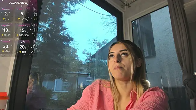 Ella Vee online show from November 20, 2025, 6:02 am