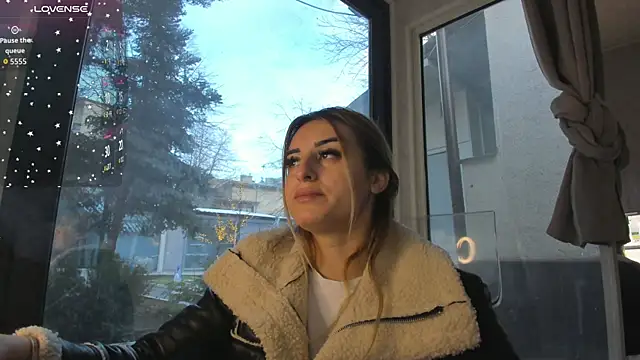 Ella Vee online show from January 10, 2026, 6:48 am