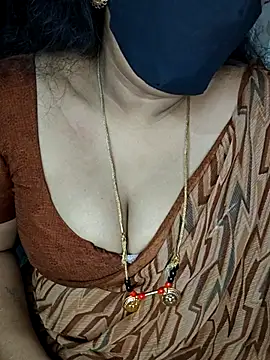 luci-queen online show from May 19, 2026, 7:42 pm