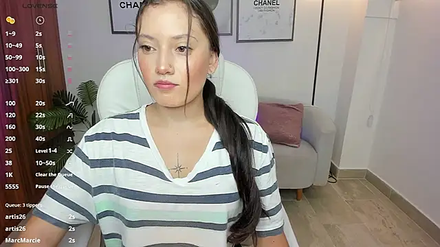 Snapshot of nylaa_rose chatting on October 23, 2025, 6:50 pm nylaa rose online show from October 23, 2025, 6:50 pm