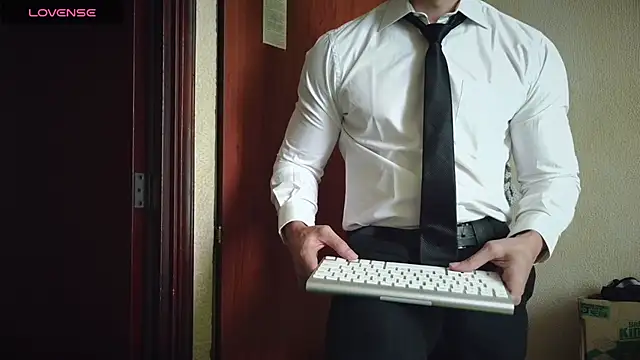 Snapshot of cris2428 chatting on November 7, 2025, 2:50 pm cris2428 online show from November 7, 2025, 2:50 pm