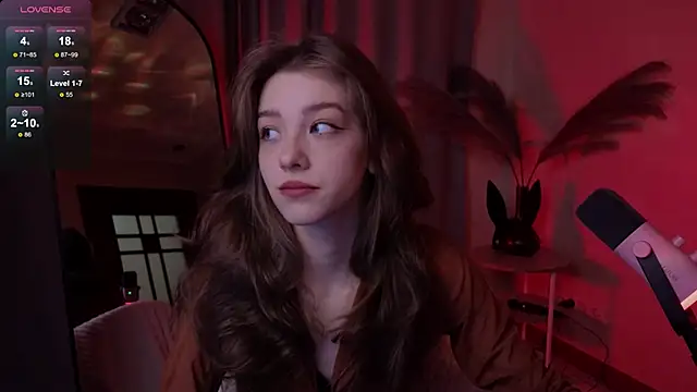 Snapshot of AstraMist chatting on October 13, 2025, 3:01 pm AstraMist online show from October 13, 2025, 3:01 pm