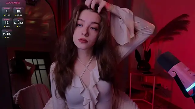 Snapshot of AstraMist chatting on October 14, 2025, 3:13 pm AstraMist online show from October 14, 2025, 3:13 pm