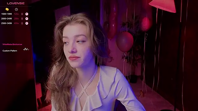 Snapshot of AstraMist chatting on October 21, 2025, 5:41 am AstraMist online show from October 21, 2025, 5:41 am