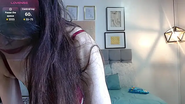  naomi s online show from December 1, 2025, 2:33 pm