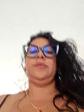 Nicoleefaith  online show from April 4, 2026, 3:53 pm