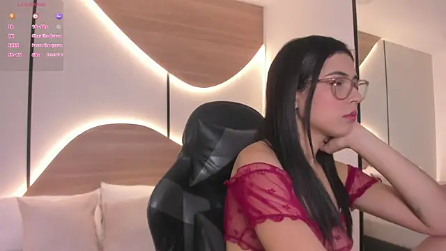 Snapshot of desireee_ chatting on November 10, 2025, 12:26 pm desireee online show from November 10, 2025, 12:26 pm