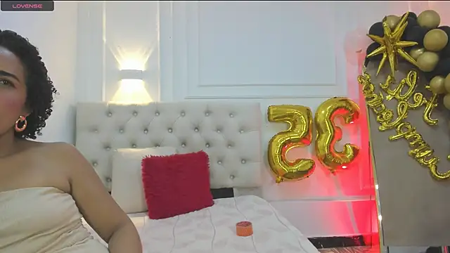 charlotte dante212 online show from May 13, 2026, 4:43 am