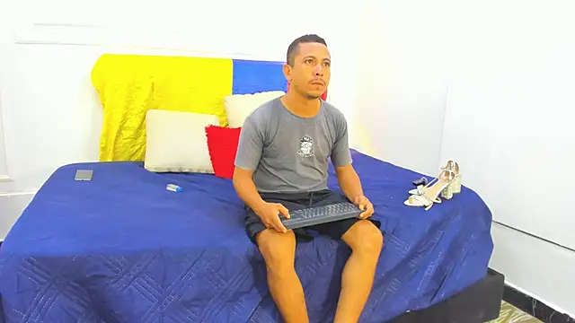 charlotte dante212 online show from June 15, 2026, 4:58 am
