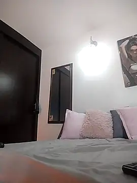 Lyra-Richter online show from October 23, 2025, 4:17 pm