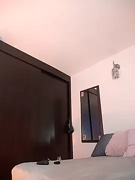 Lyra-Richter online show from October 25, 2025, 4:35 pm