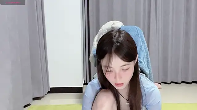 nuonuo321 online show from October 26, 2025, 11:49 am