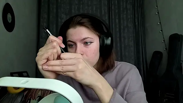 CutieAnny online show from February 17, 2026, 6:10 am