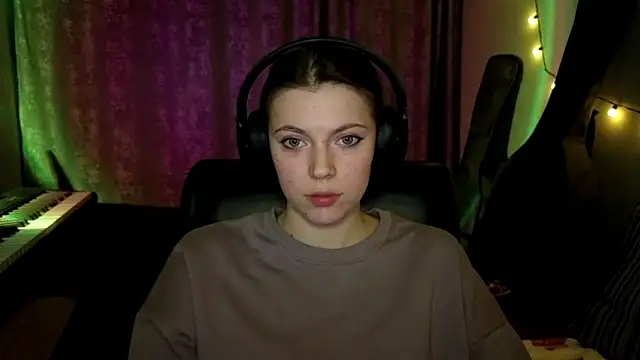 CutieAnny online show from March 18, 2026, 9:40 pm