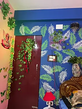 V-Hot-Sweti online show from December 17, 2025, 6:36 pm