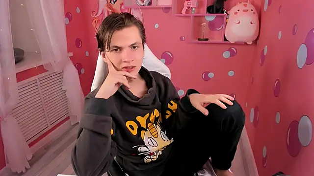 OttoWilliams online show from October 13, 2025, 3:28 am