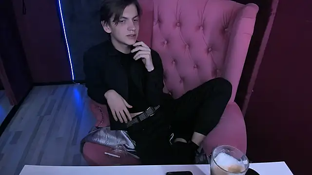 OttoWilliams online show from October 22, 2025, 8:41 pm