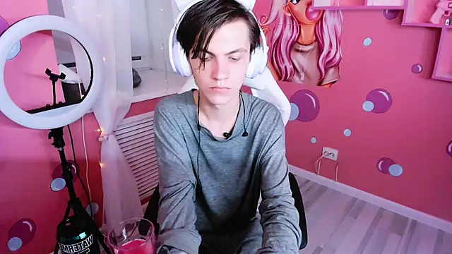 OttoWilliams online show from October 27, 2025, 8:24 pm