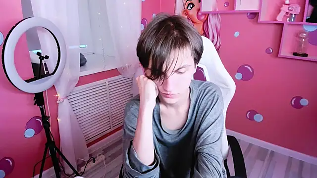 OttoWilliams online show from October 28, 2025, 8:29 am