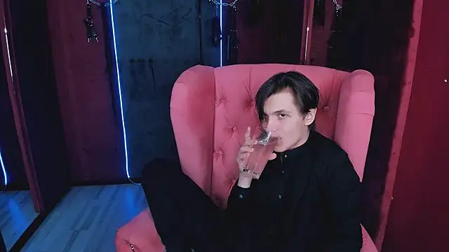 OttoWilliams online show from November 2, 2025, 3:36 pm