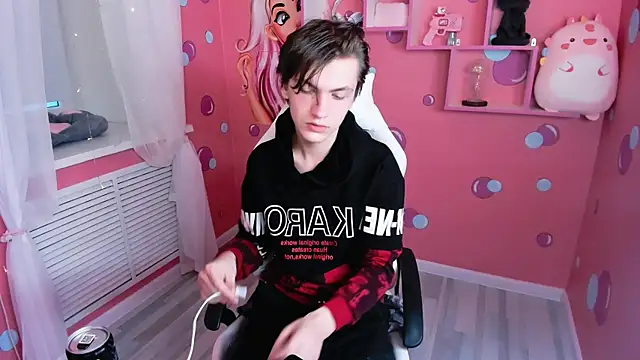 OttoWilliams online show from November 8, 2025, 6:57 am