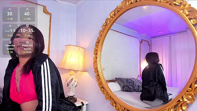 Manelyk evanss  online show from November 19, 2025, 11:10 am