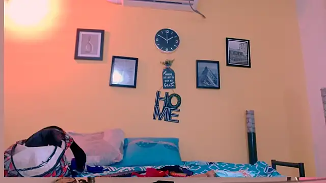 Snapshot of skinnyyuliana18 chatting on December 3, 2025, 6:50 pm skinnyyuliana18 online show from December 3, 2025, 6:50 pm