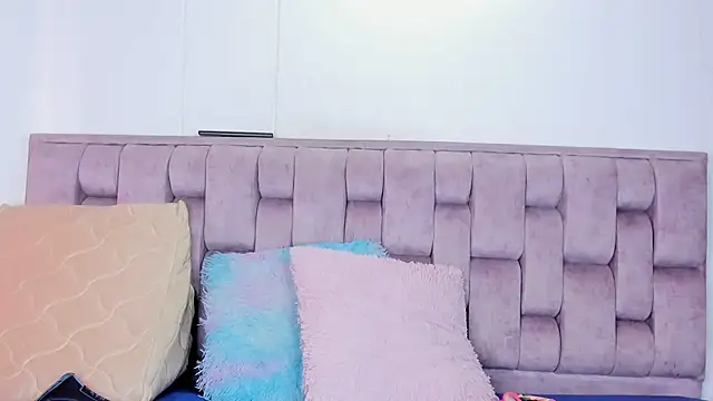 Alexa-Hunter online show from April 11, 2026, 9:52 pm