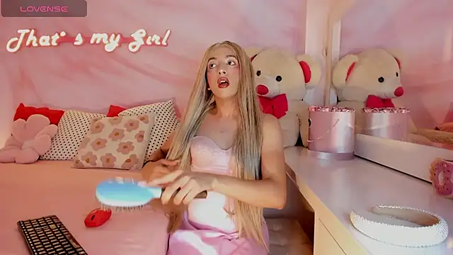 Isabella glam online show from October 13, 2025, 7:03 pm