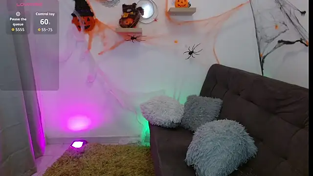 Snapshot of antonella_n_brian chatting on October 27, 2025, 6:56 pm antonella n brian online show from October 27, 2025, 6:56 pm