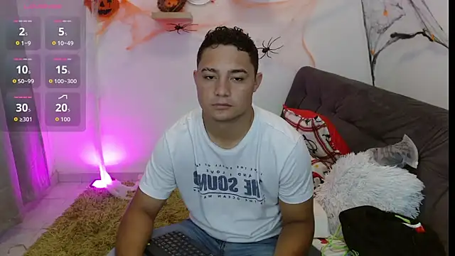 Snapshot of antonella_n_brian chatting on October 29, 2025, 6:31 pm antonella n brian online show from October 29, 2025, 6:31 pm