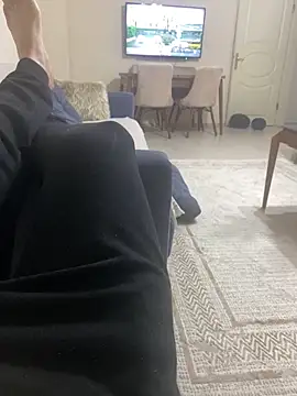 banuemre28 online show from February 3, 2026, 7:41 pm