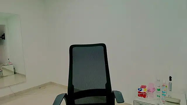 Snapshot of fitnessmommy chatting on September 20, 2025, 2:51 pm fitnessmommy online show from September 20, 2025, 2:51 pm