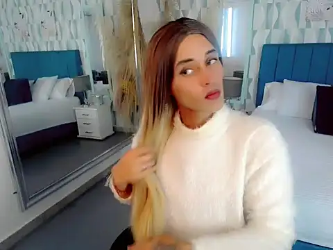 samantha bliss online show from October 12, 2025, 7:13 pm