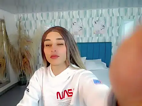 samantha bliss online show from October 16, 2025, 7:04 pm