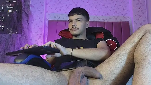 Snowlann online show from September 12, 2025, 5:40 am