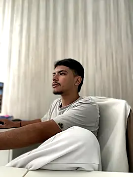 Snowlann online show from September 29, 2025, 4:45 pm