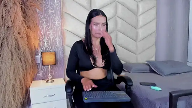 samiradoll online show from November 11, 2025, 10:54 pm