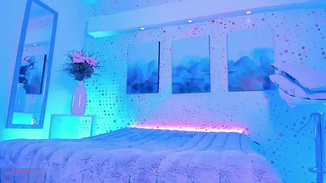 ArianaSantana online show from September 30, 2025, 1:38 pm