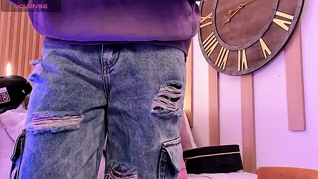 ArianaSantana online show from January 13, 2026, 1:05 pm