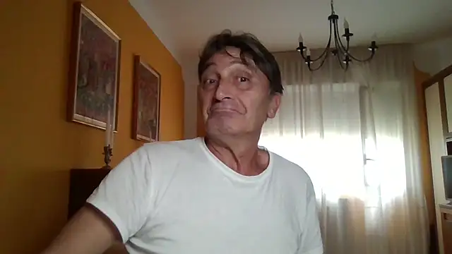 lattediyak online show from September 24, 2025, 1:25 pm