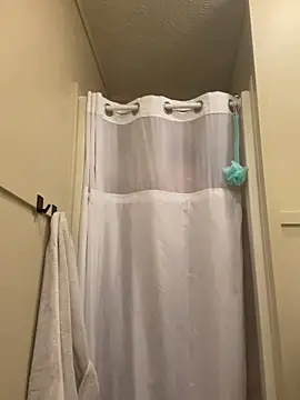 Snapshot of NeedyGlister chatting on December 16, 2025, 7:52 pm NeedyGlister online show from December 16, 2025, 7:52 pm