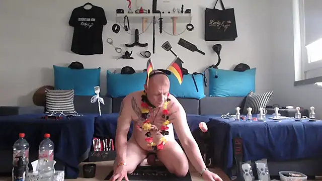 Sklave-Sille online show from June 17, 2026, 1:01 pm