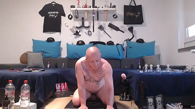 Sklave-Sille online show from July 19, 2026, 4:33 pm