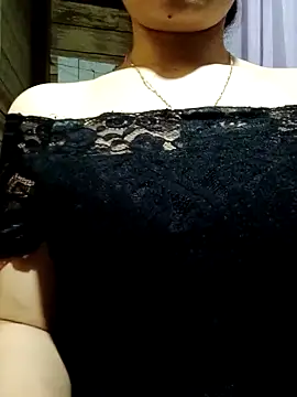 Snapshot of LucyyLy chatting on October 12, 2025, 11:42 am LucyyLy online show from October 12, 2025, 11:42 am