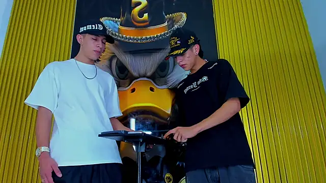 Snapshot of Dante_Brown1_ chatting on October 19, 2025, 9:04 pm Dante Brown1 online show from October 19, 2025, 9:04 pm