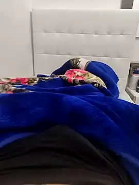 Yazaza1999 online show from October 8, 2025, 10:46 am